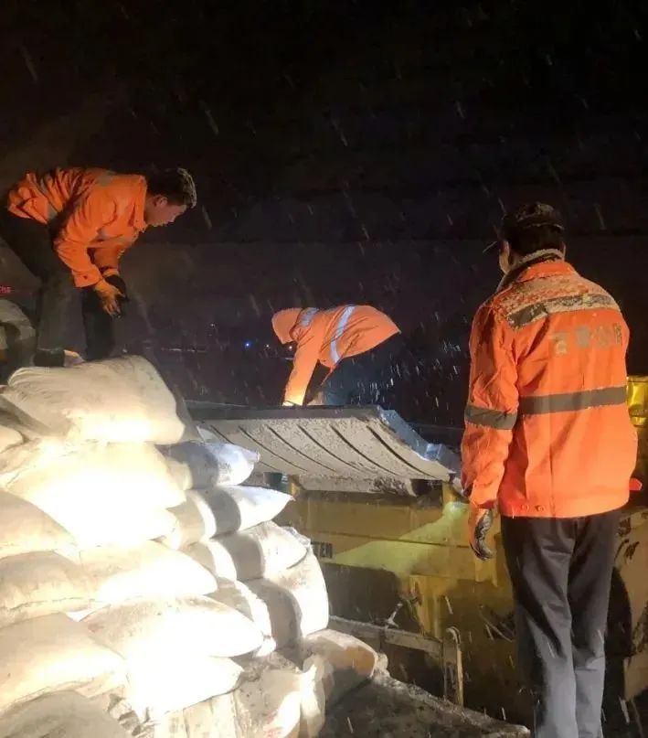 高速服务区大变样!停车更便、服务更暖