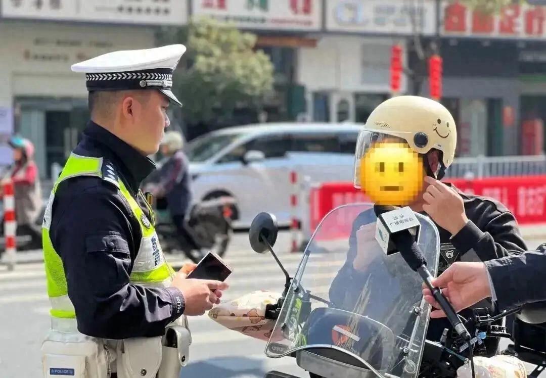 4月起电动车新规实施！没牌上路最高罚2000元，车主注意了