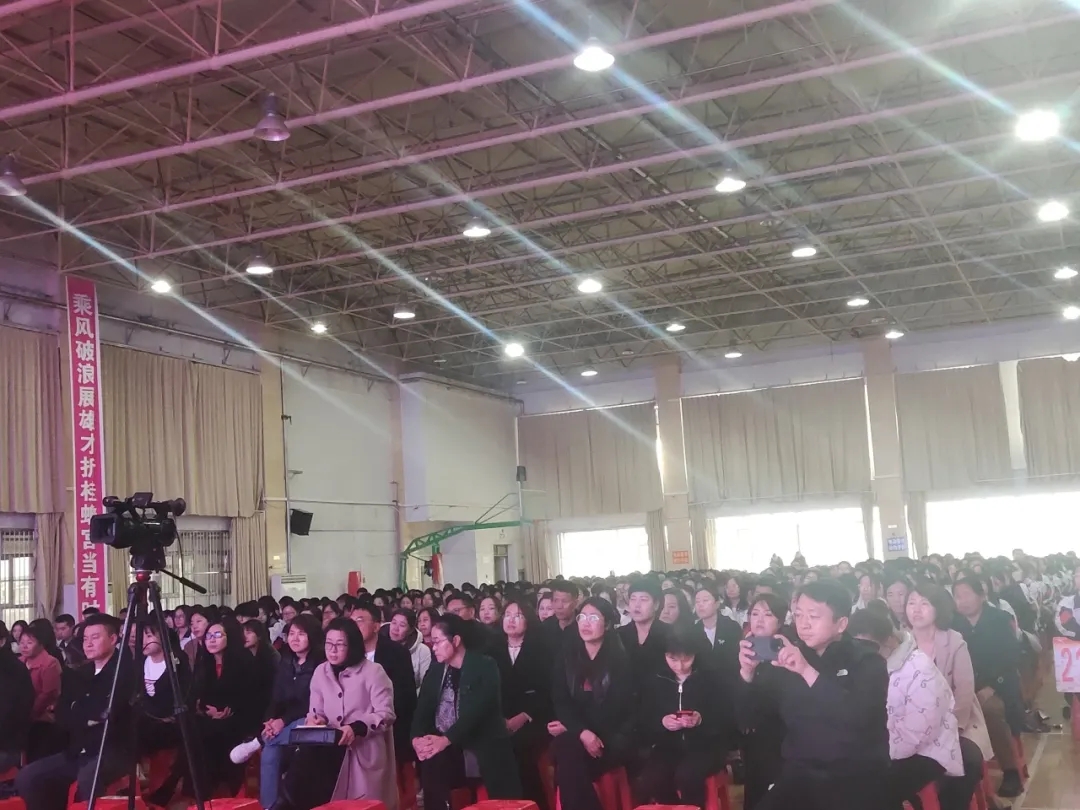 乌兰察布集宁一中举办高考心理辅导讲座,助力考生减压迎考