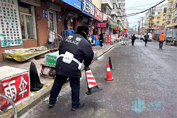 哈尔滨整治私设挡车设施,鼓励群众举报违规占用道路行为