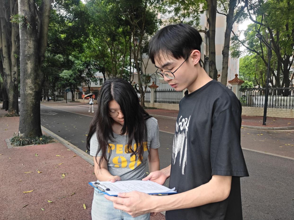 00 后大学生搭子社交受青睐,暗藏风险引关注