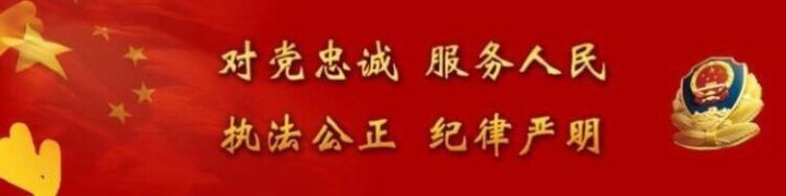 城区开车注意3种违章行为：右转弯压线、实线变道、不按导向行驶