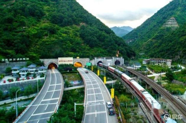 中国最长高速公路隧道秦岭中南山隧道，双洞全长36公里