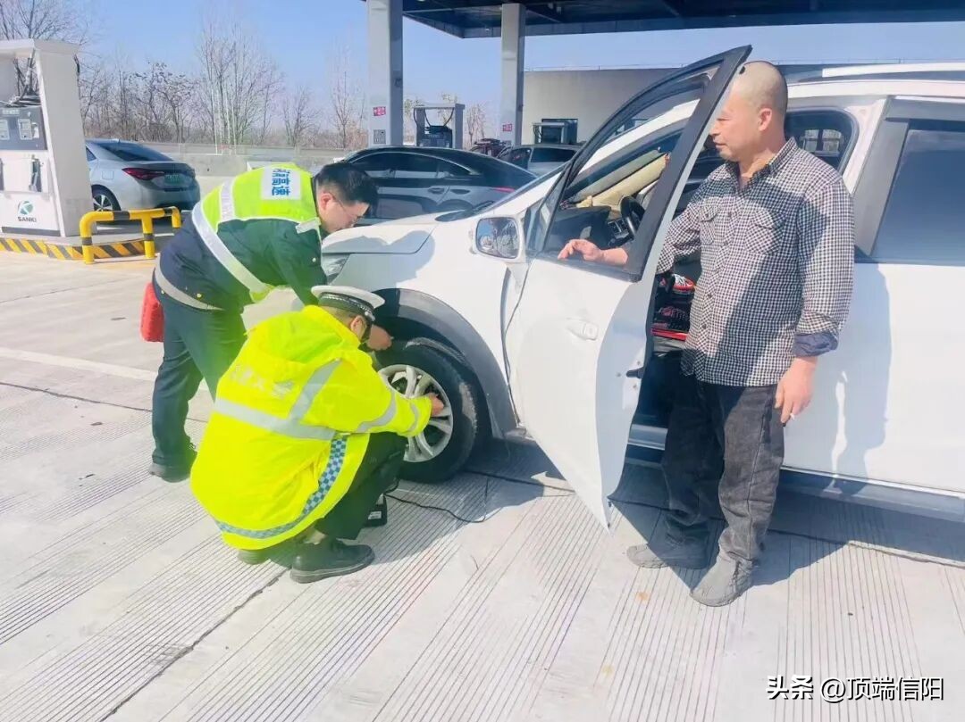 新春佳节信阳高速交警坚守一线 守护豫南高速平安返程路
